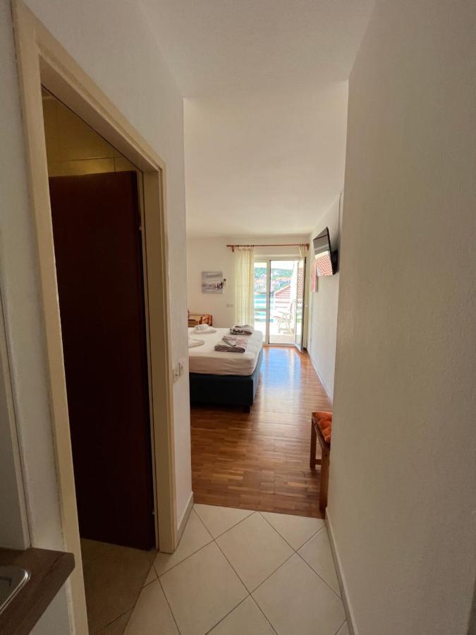 Apartments Suda Lumbarda Ngoại thất bức ảnh