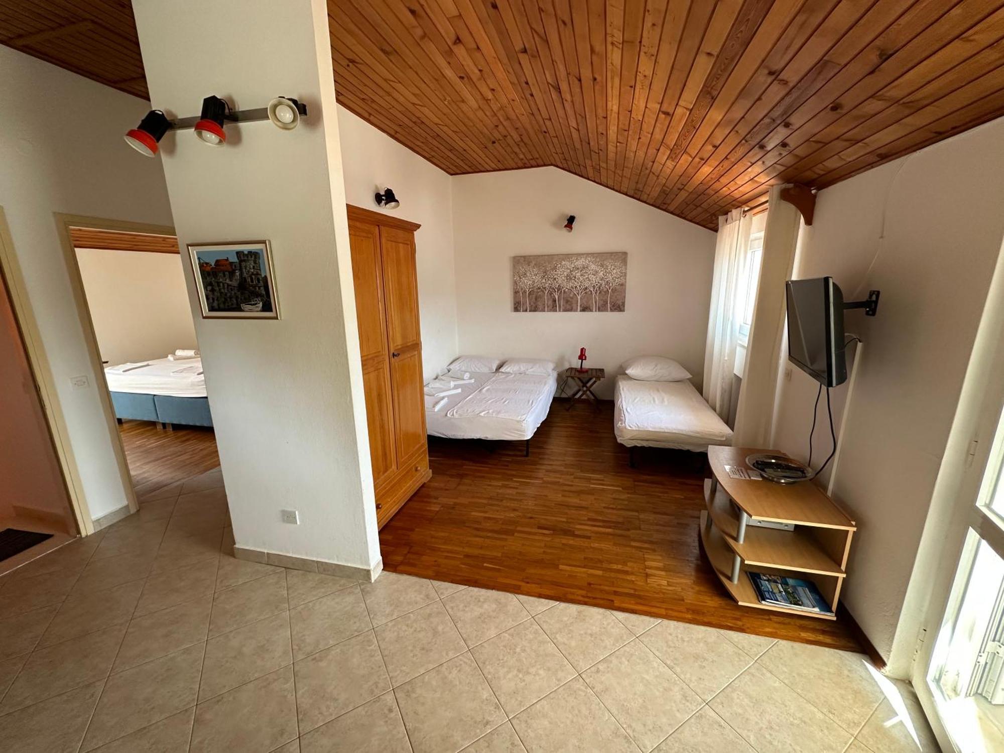 Apartments Suda Lumbarda Ngoại thất bức ảnh