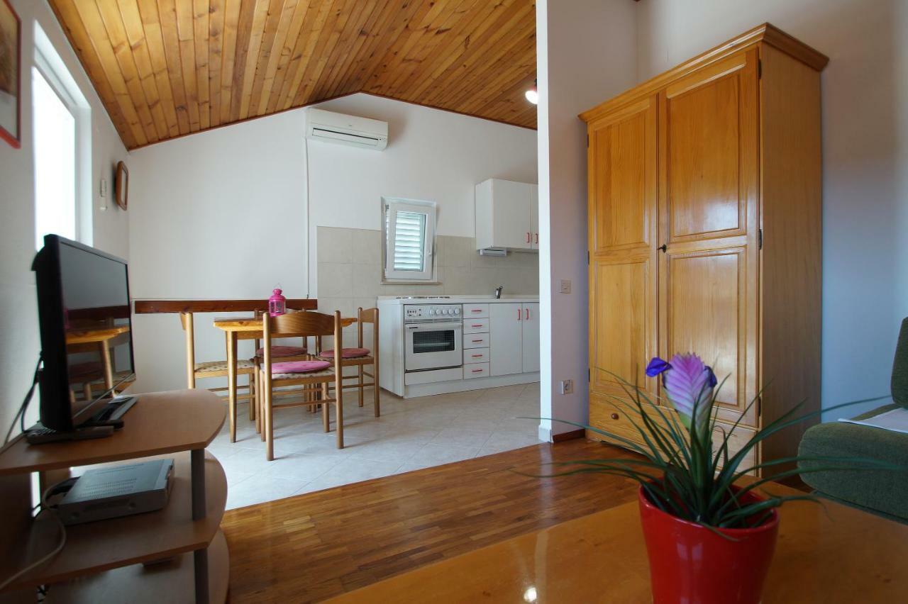 Apartments Suda Lumbarda Ngoại thất bức ảnh