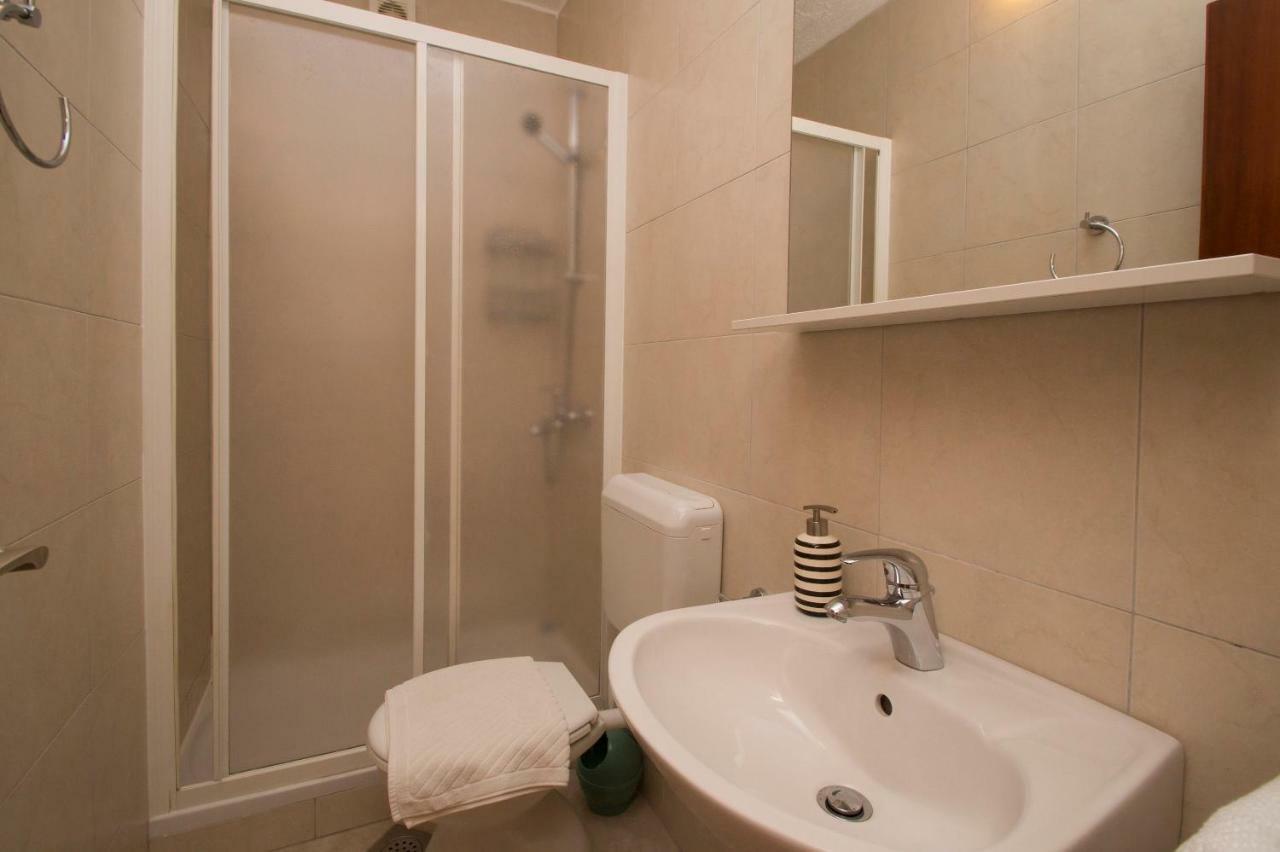 Apartments Suda Lumbarda Ngoại thất bức ảnh